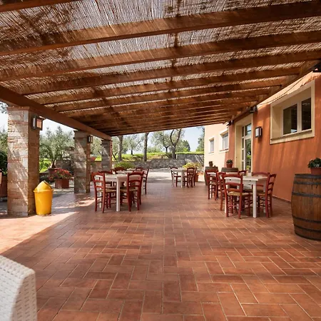 Country house Corte Benedetto Montecarlo