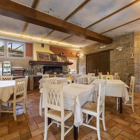Country house Corte Benedetto Montecarlo